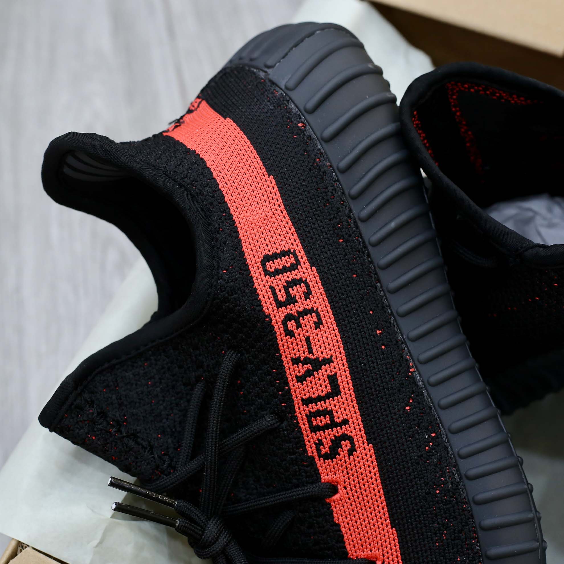 lót Giày Adidas Yeezy 350 V2 ‘Core Black Red’ đen rep 1:1