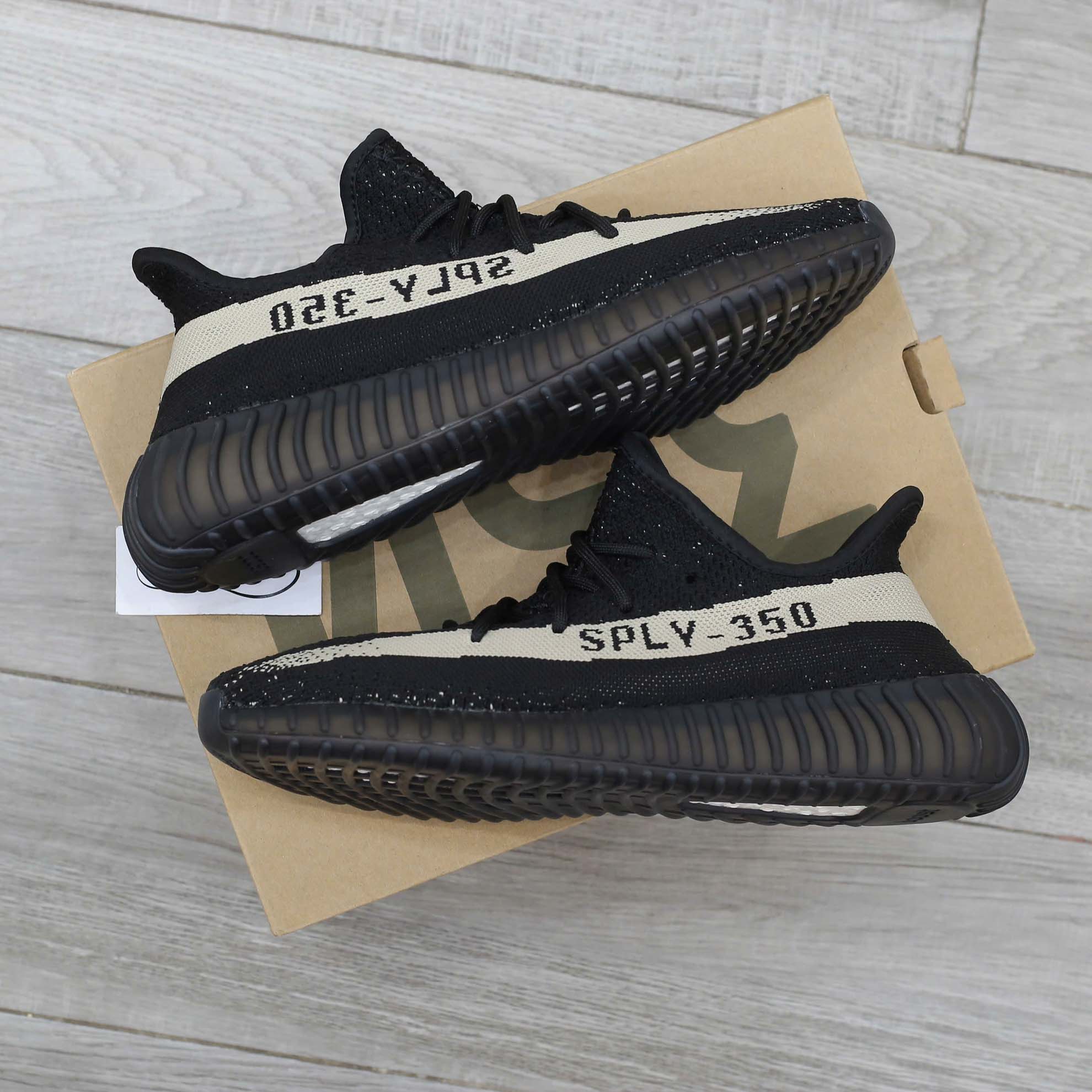 giày adidas yeezy 350 v2 oreo replica
