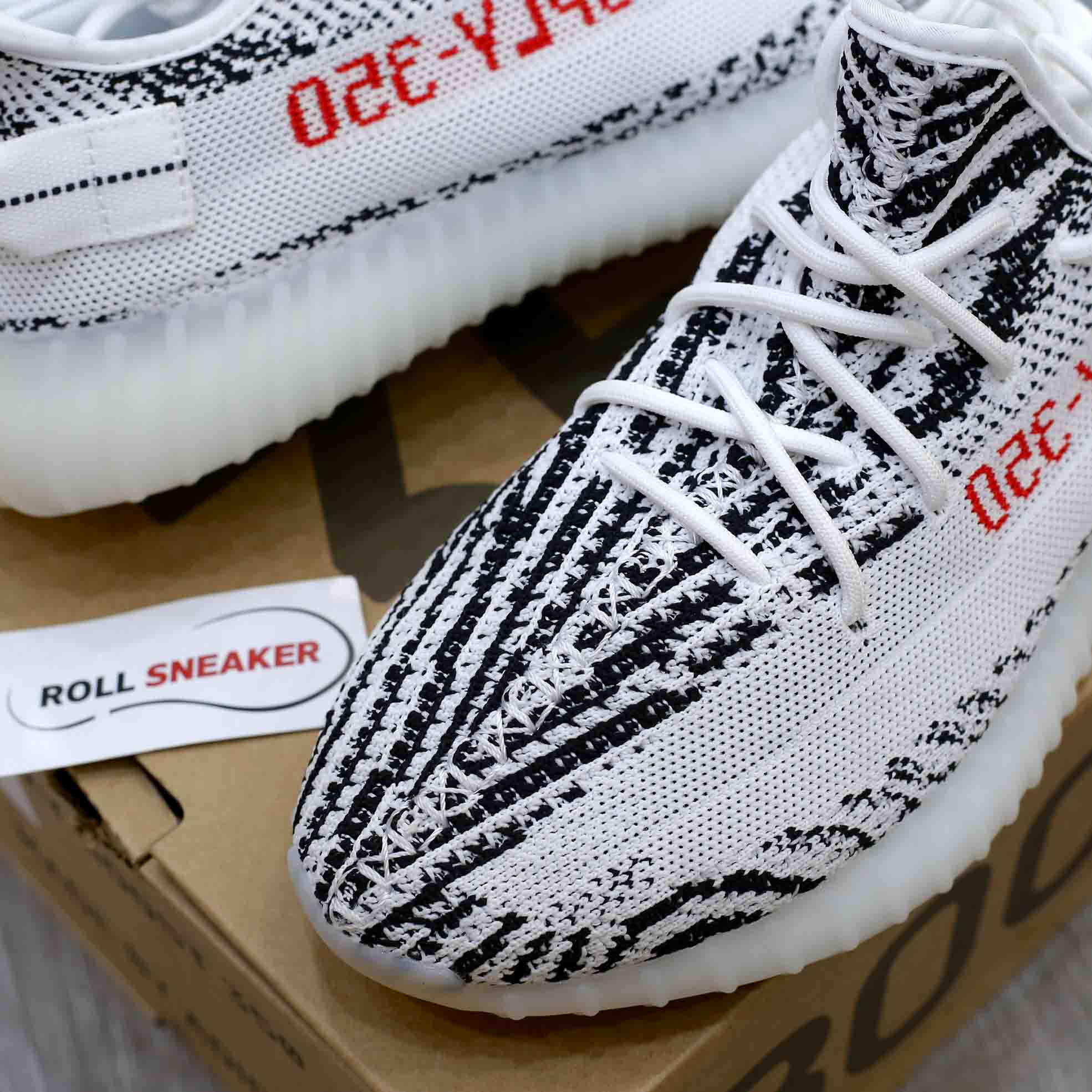 giày adidas yeezy 350 v2 zebra replica