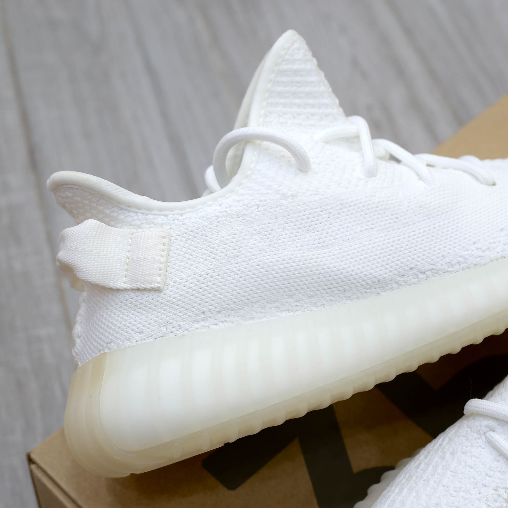 giày adidas yeezy cream white replica
