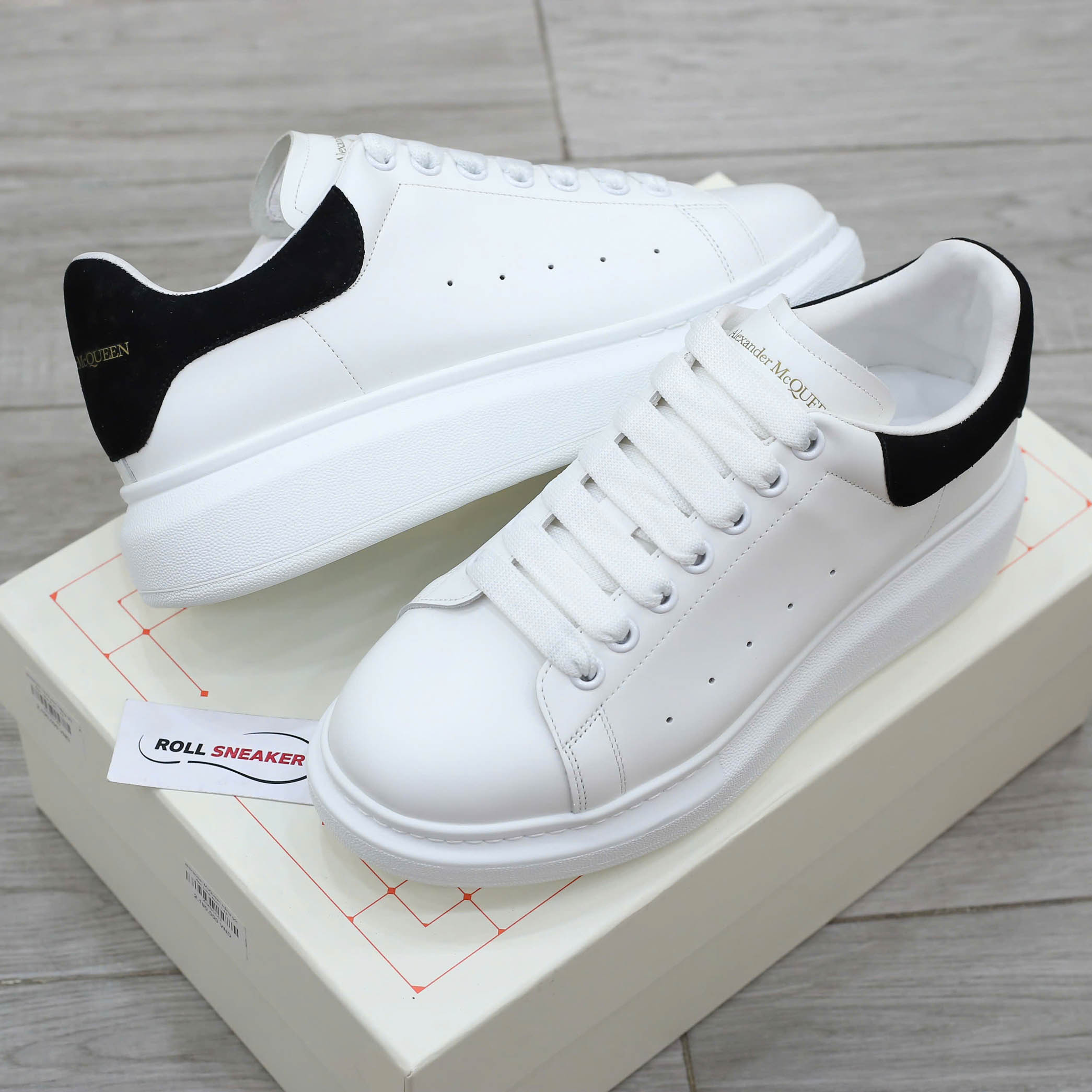 giày alexander mcqueen trang got den sieu cap