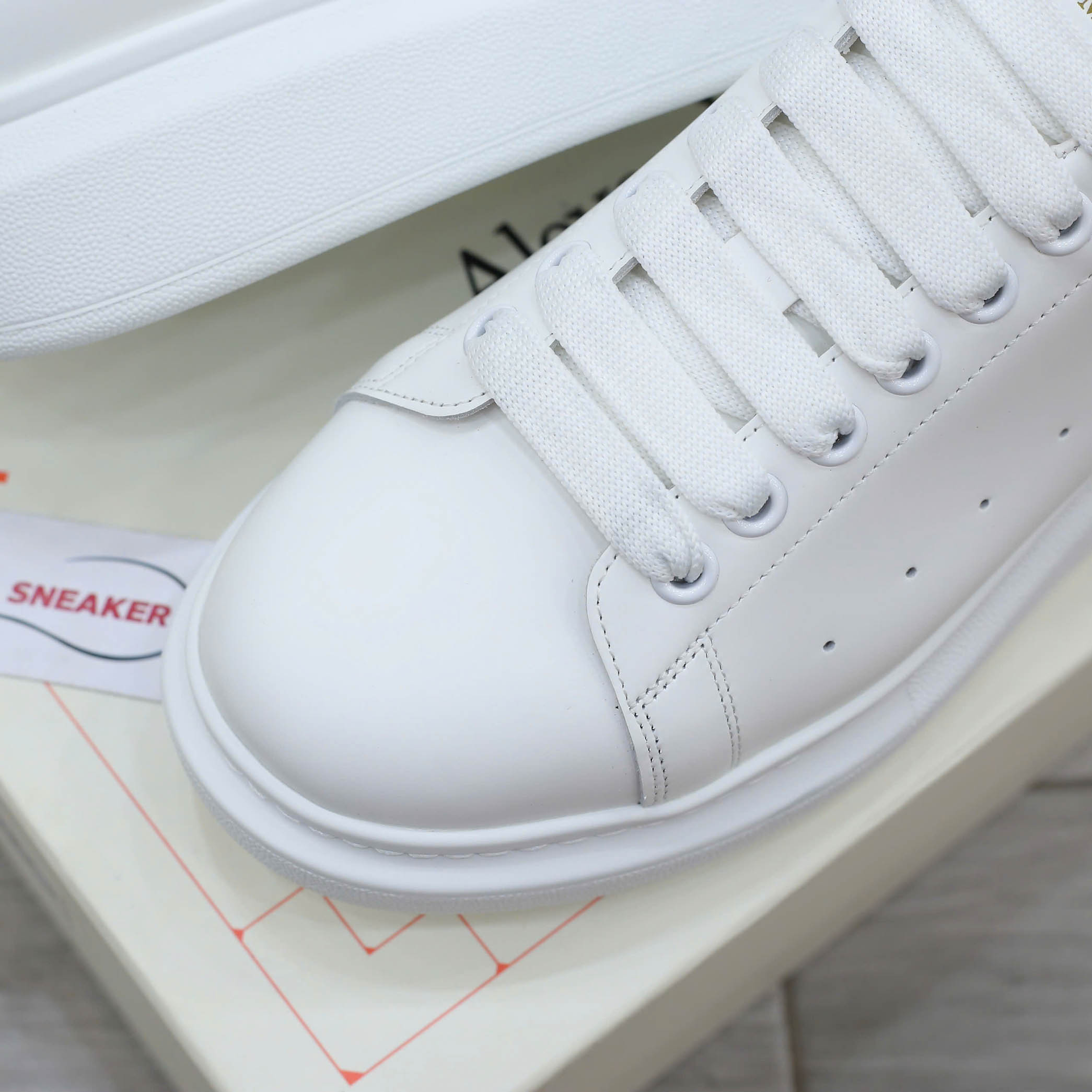 giày alexander mcqueen trang got den sieu cap