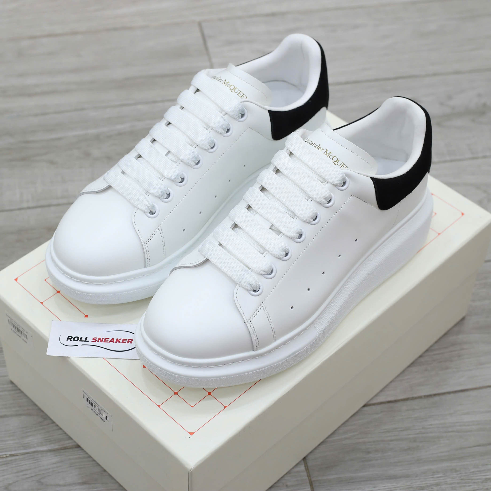 giày alexander mcqueen trang got den sieu cap