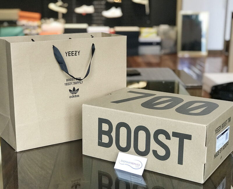 giày adidas yeezy 700 mauve replica