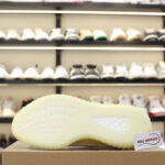 Giày Adidas Yeezy Boost 350 V2 ‘Natural’