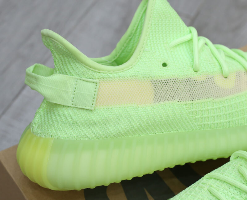 giay Adidas Yeezy 350 V2 Glow replica