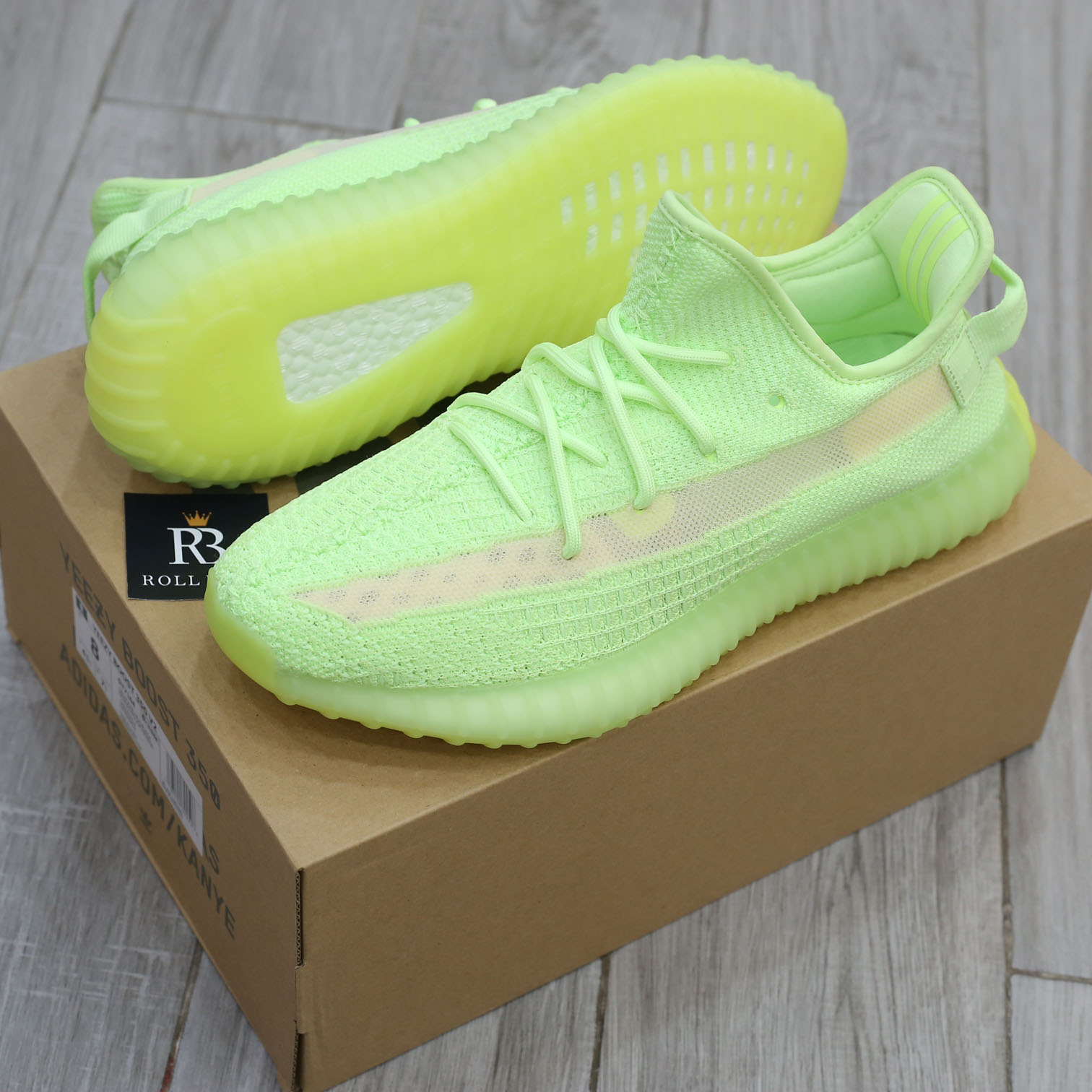 giay Adidas Yeezy 350 V2 Glow replica