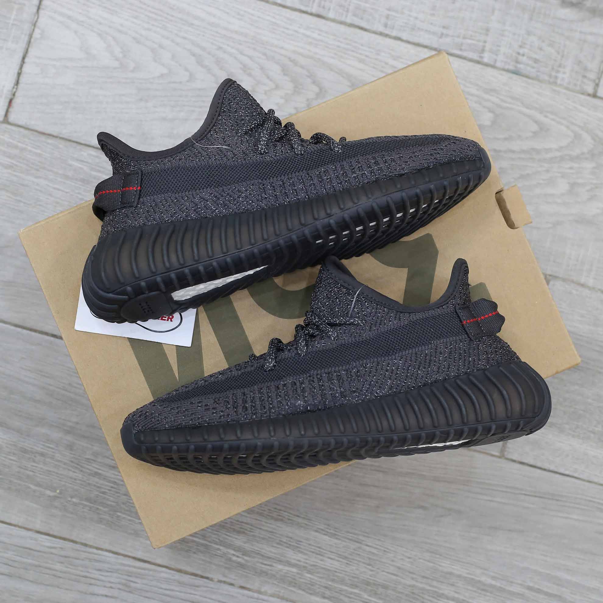 giày adidas yeezy 350 v2 black reflective replica