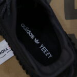 giày adidas yeezy 350 v2 black replica