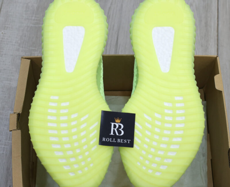 giày adidas yeezy 350 v2 glow replica