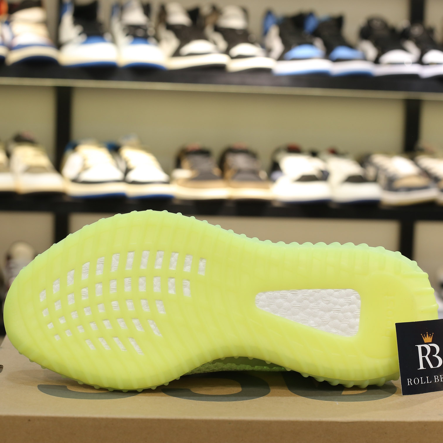 giay Adidas Yeezy 350 V2 Glow replica