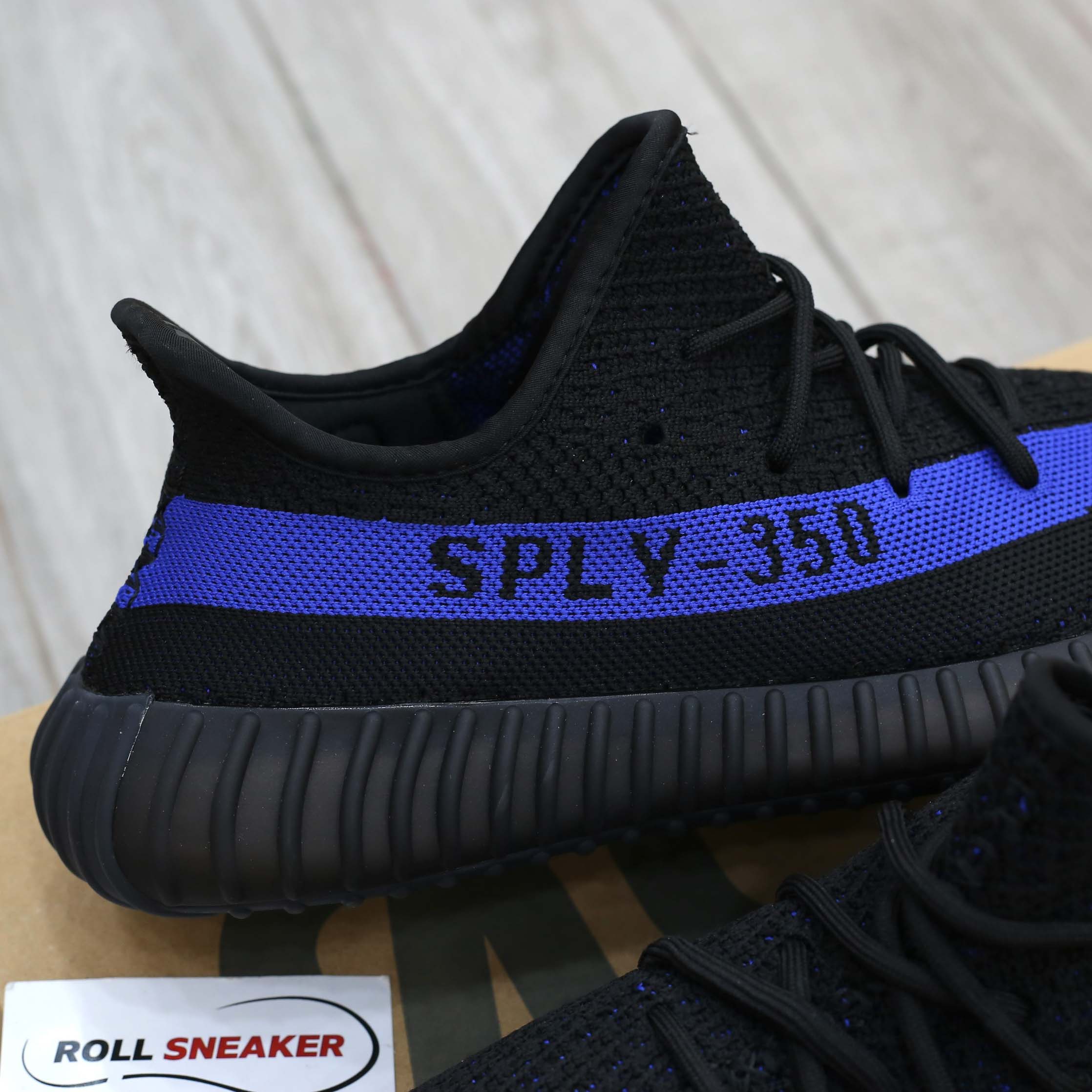 Giày Adidas Yeezy Boost 350 V2 ‘Dazzling Blue’ Like Auth