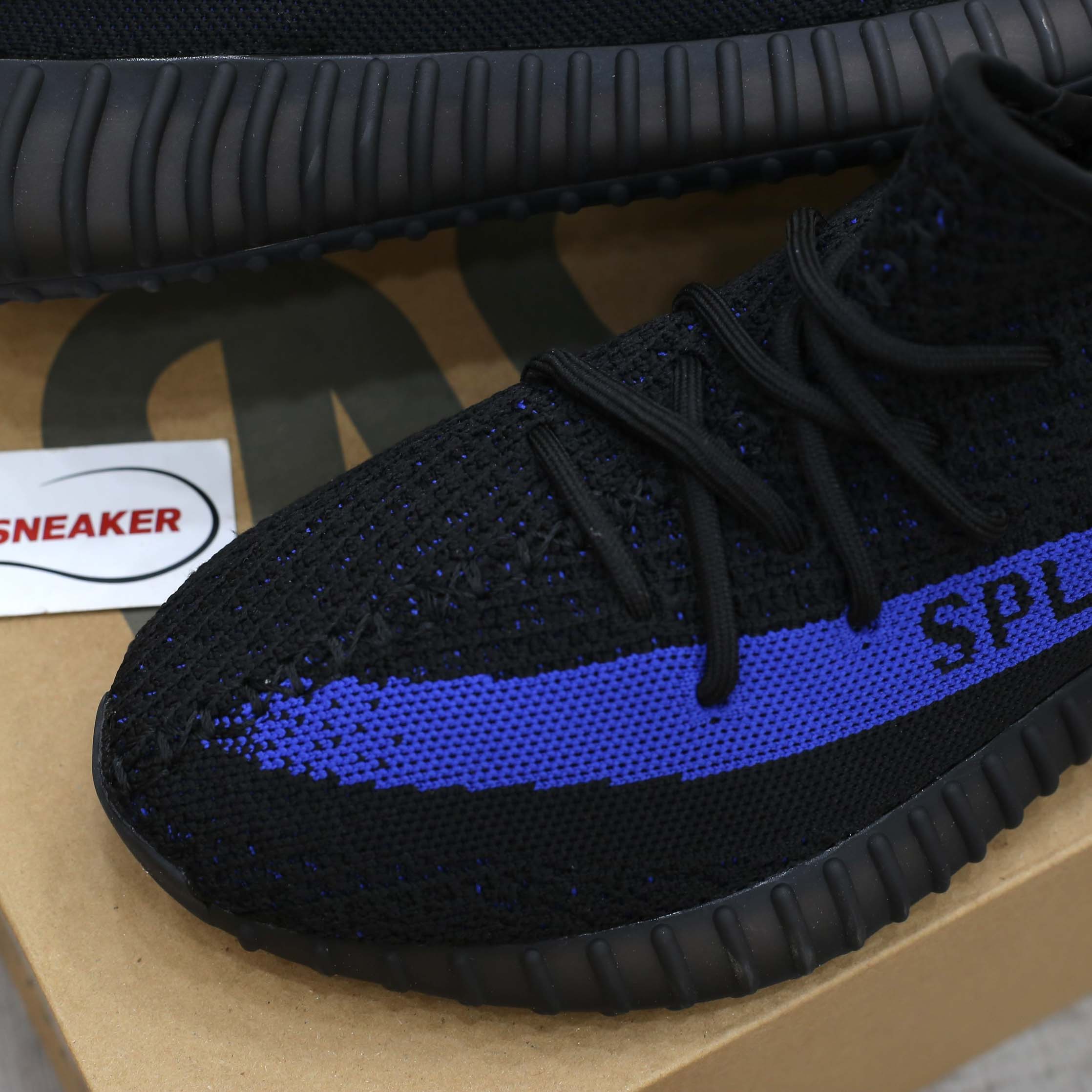 Giày Adidas Yeezy Boost 350 V2 ‘Dazzling Blue’ Like Auth