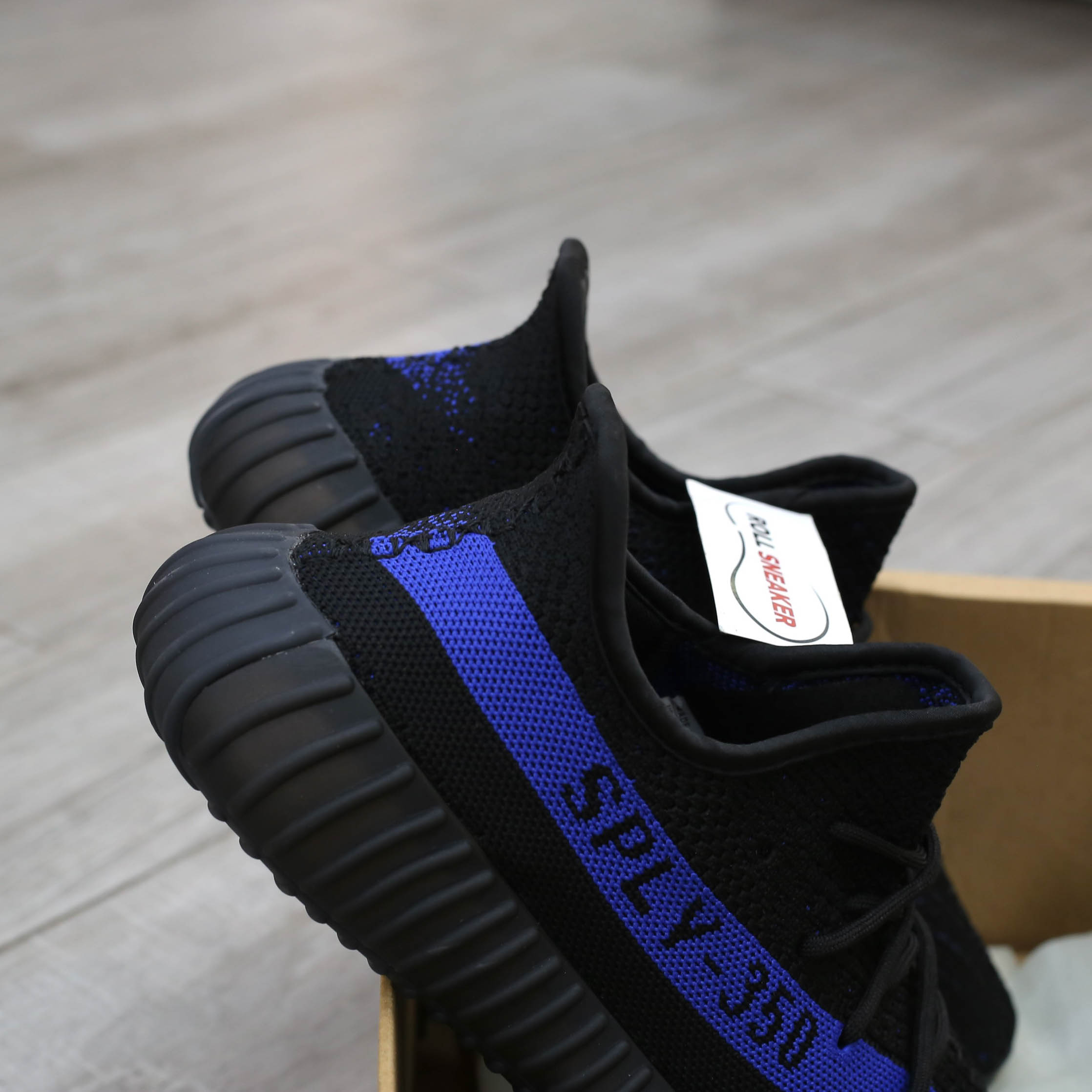 Giày Adidas Yeezy Boost 350 V2 ‘Dazzling Blue’ Like Auth