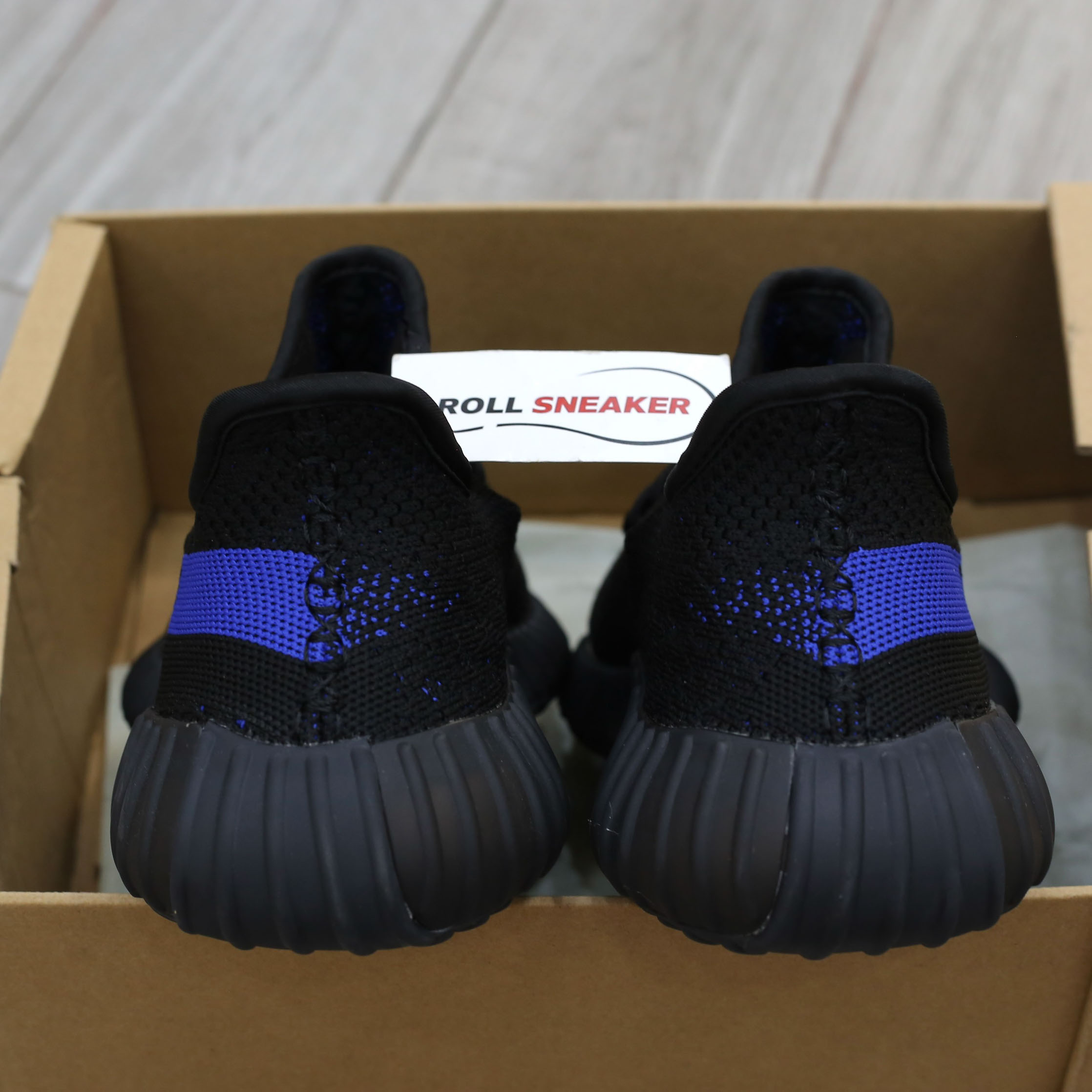 Giày Adidas Yeezy Boost 350 V2 ‘Dazzling Blue’ Like Auth