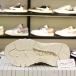 Giày MLB NY trắng chữ vàng