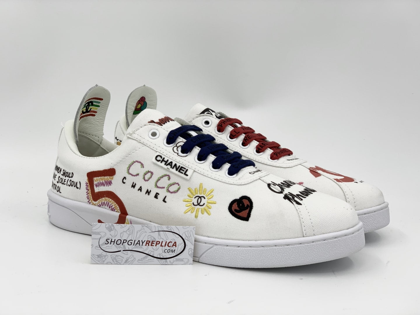 Giày Chanel x Pharell White Canvas Siêu Cấp