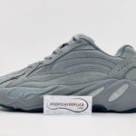Giày Adidas Yeezy 700 V2 Hospital Blue Replica
