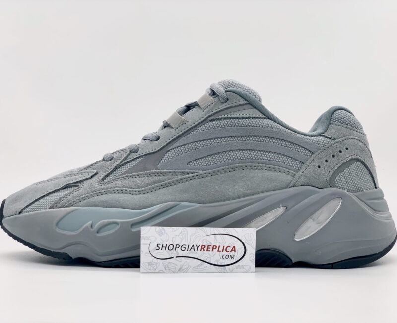 Giày Adidas Yeezy 700 V2 Hospital Blue Replica