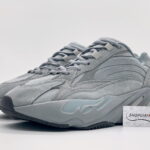 Giày Adidas Yeezy 700 V2 Hospital Blue Replica