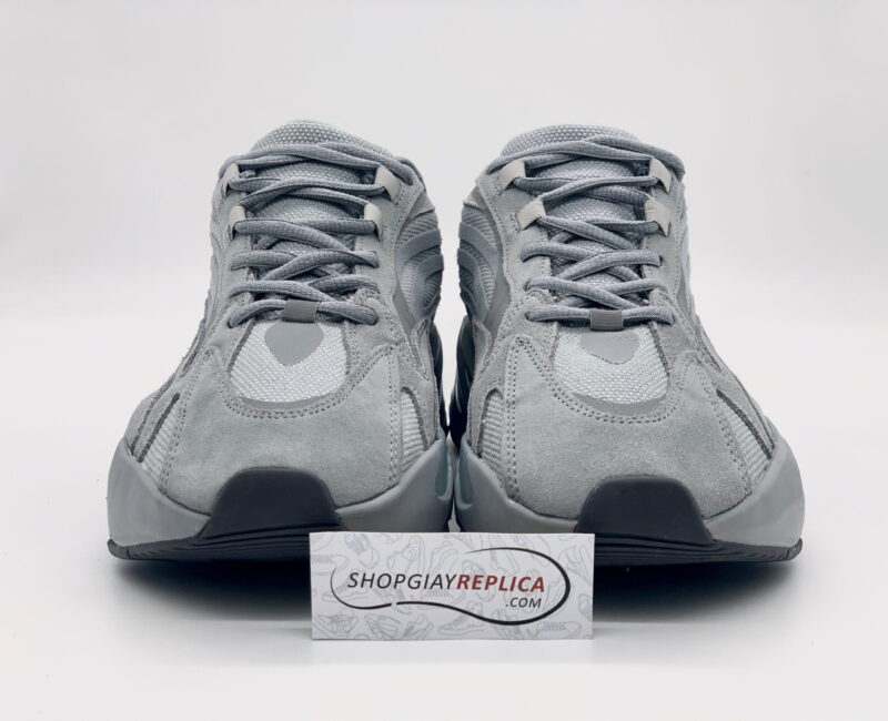 Giày Adidas Yeezy 700 V2 Hospital Blue Replica