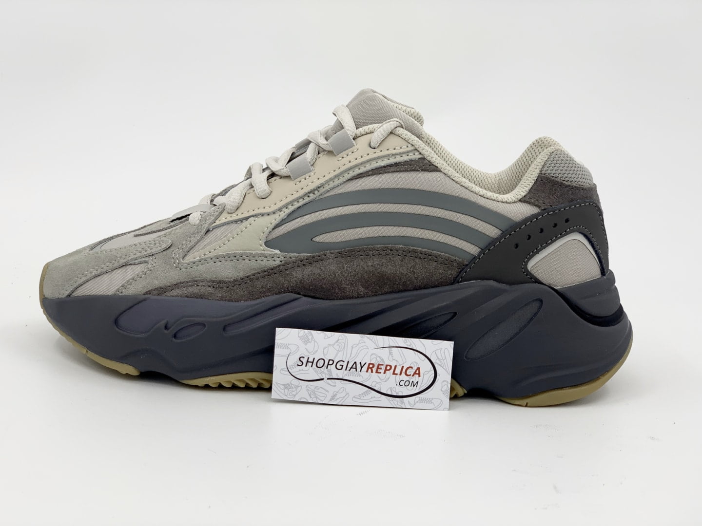 Giày Adidas Yeezy 700 V2 Tephra Replica