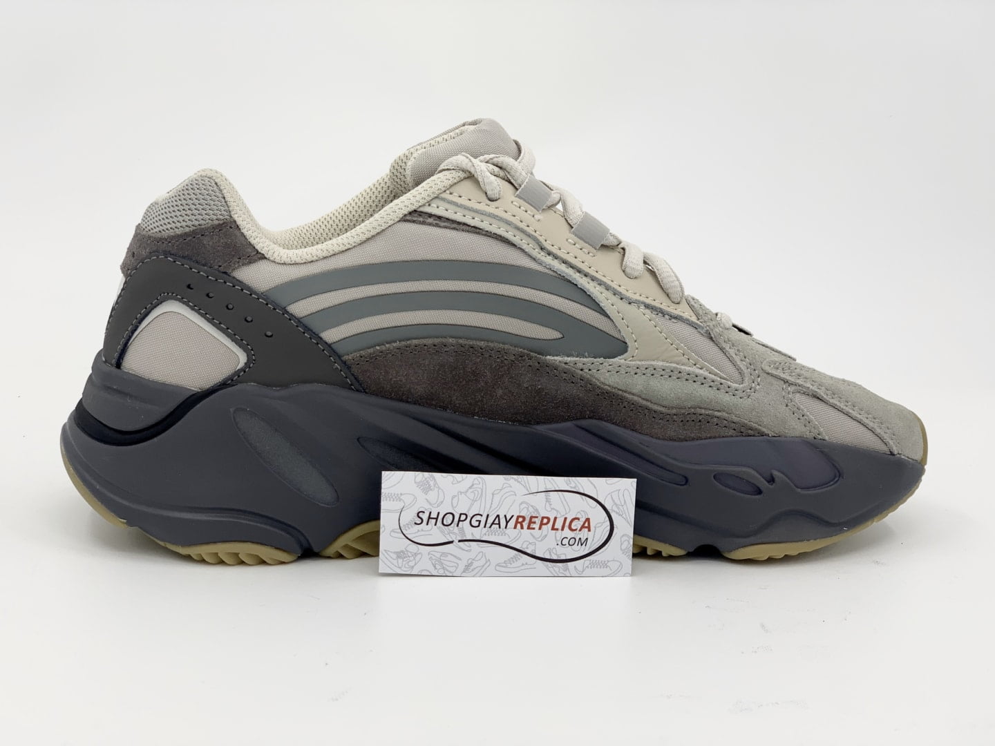 Giày Adidas Yeezy 700 V2 Tephra Replica
