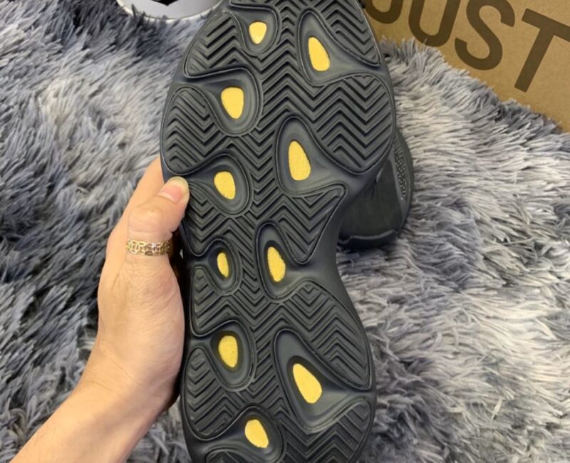 Giày Adidas Yeezy 700 V3 Alvah Replica