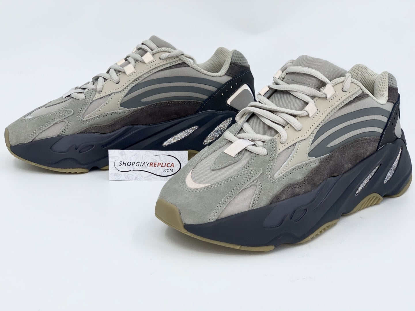 Giày Adidas Yeezy 700 V2 Tephra Replica