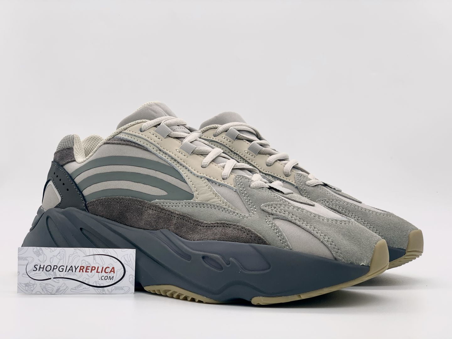 Giày Adidas Yeezy 700 V2 Tephra