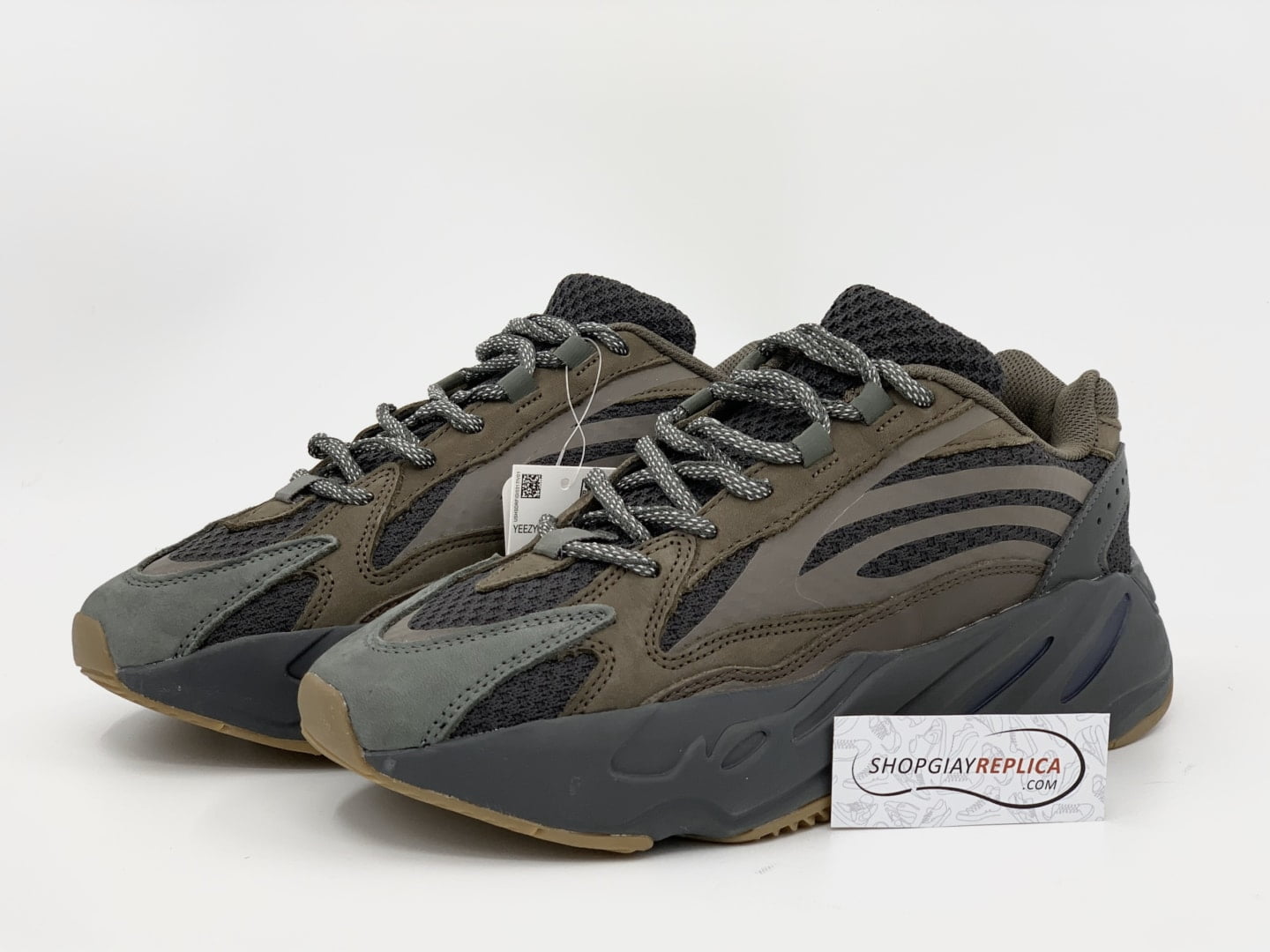 Giày Adidas Yeezy 700 V2 Geode Replica