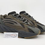 Giày Adidas Yeezy 700 V2 Geode Replica