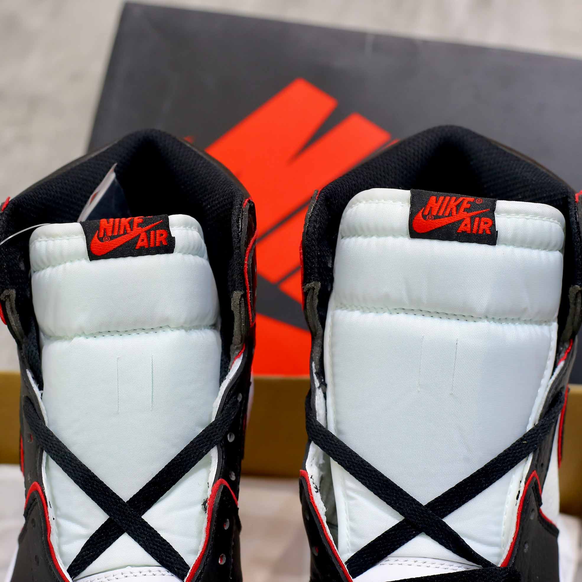 Nike Air Jordan 1 Retro High Bloodline