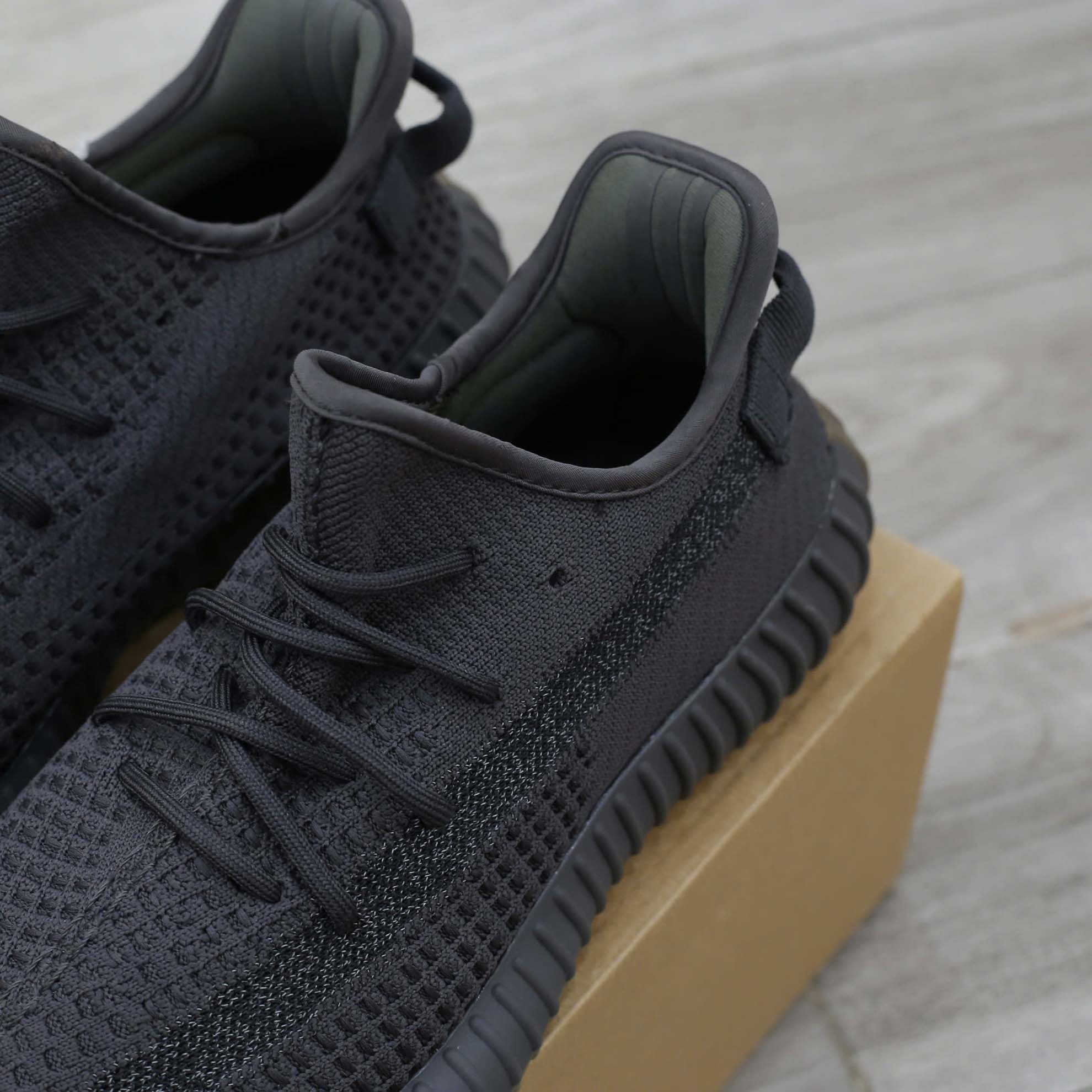 Giày Adidas Yeezy 350