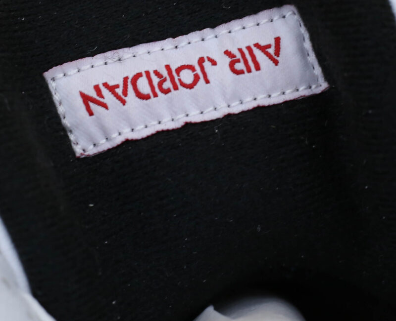 Giày Jordan 4 White Cement