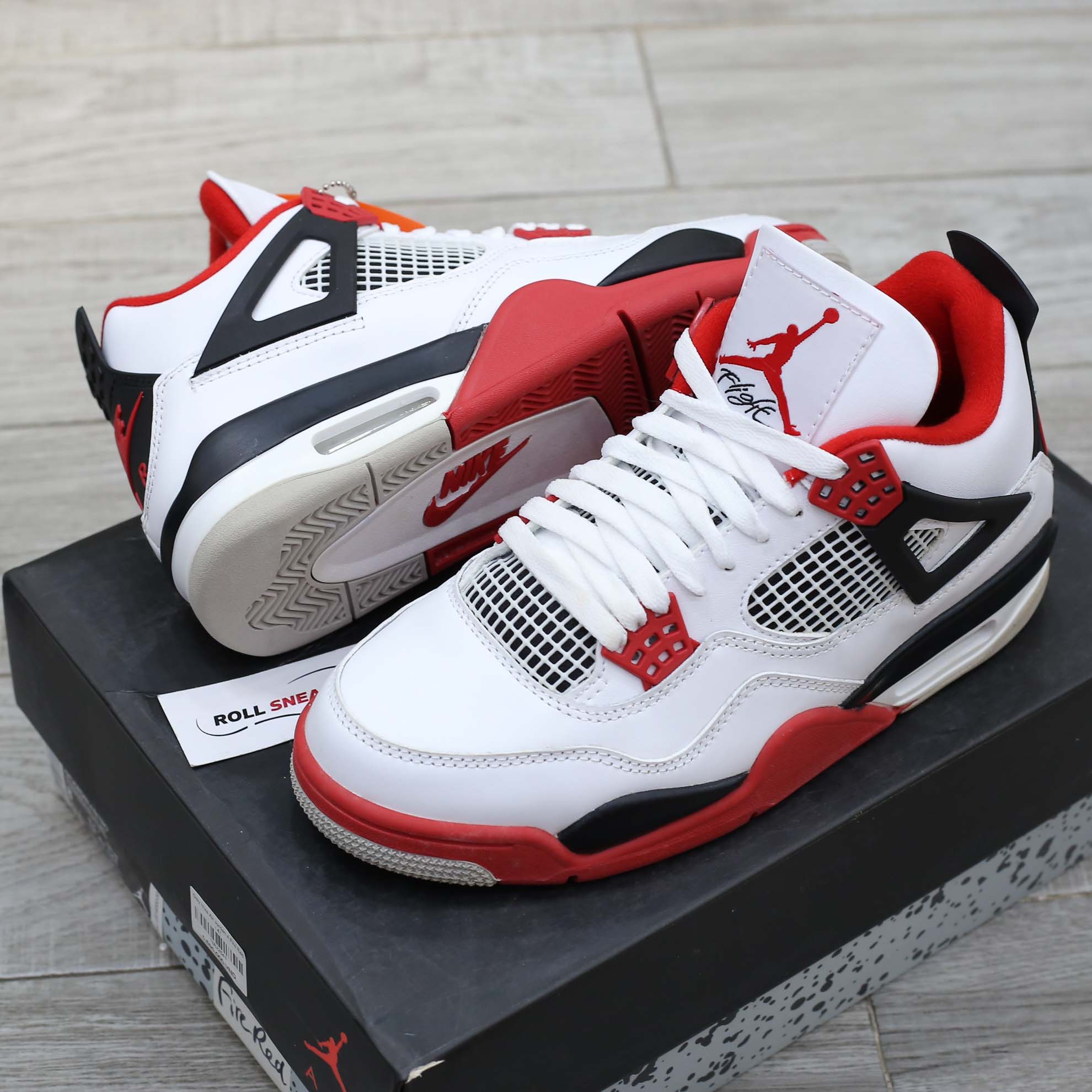 Giày Nike Air Jordan 4 Fire Red Like Auth