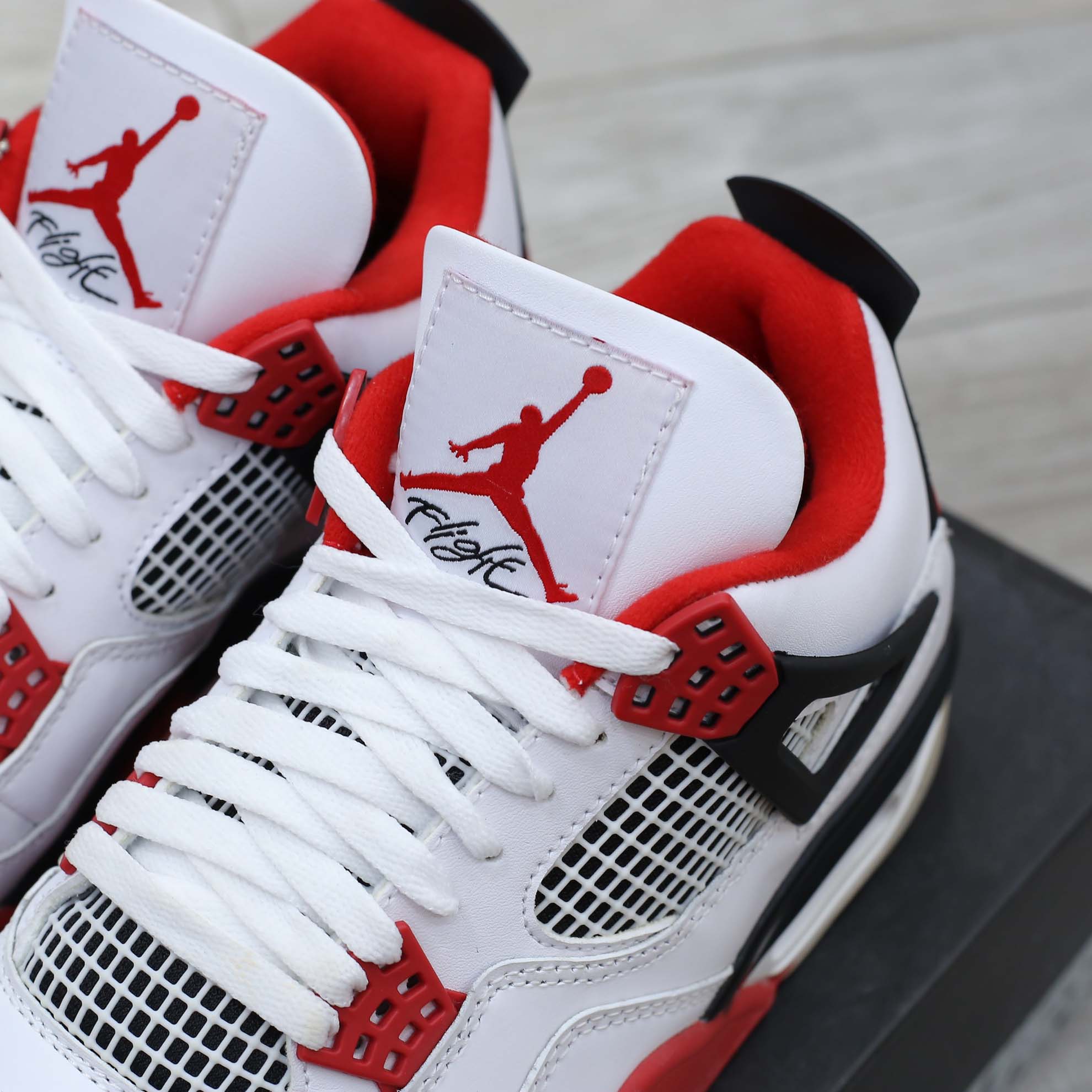 Giày Nike Air Jordan 4 Fire Red Like Auth
