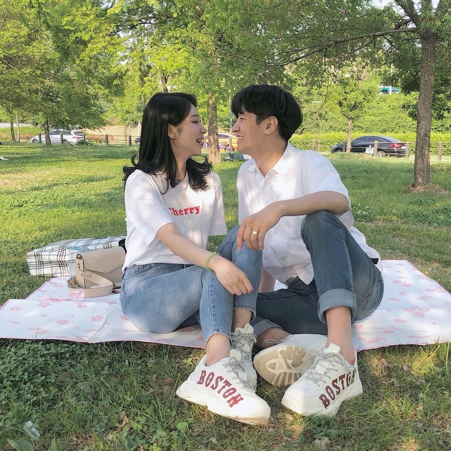 Quần Jeans phối đồ cực đẹp với giày MLB