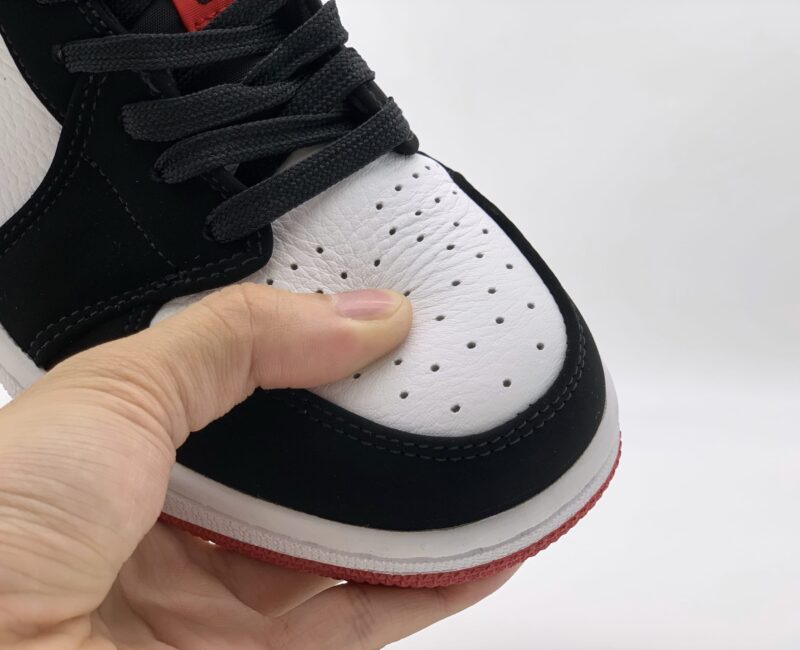 Giày Nike Air Jordan 1 Low Black Toe