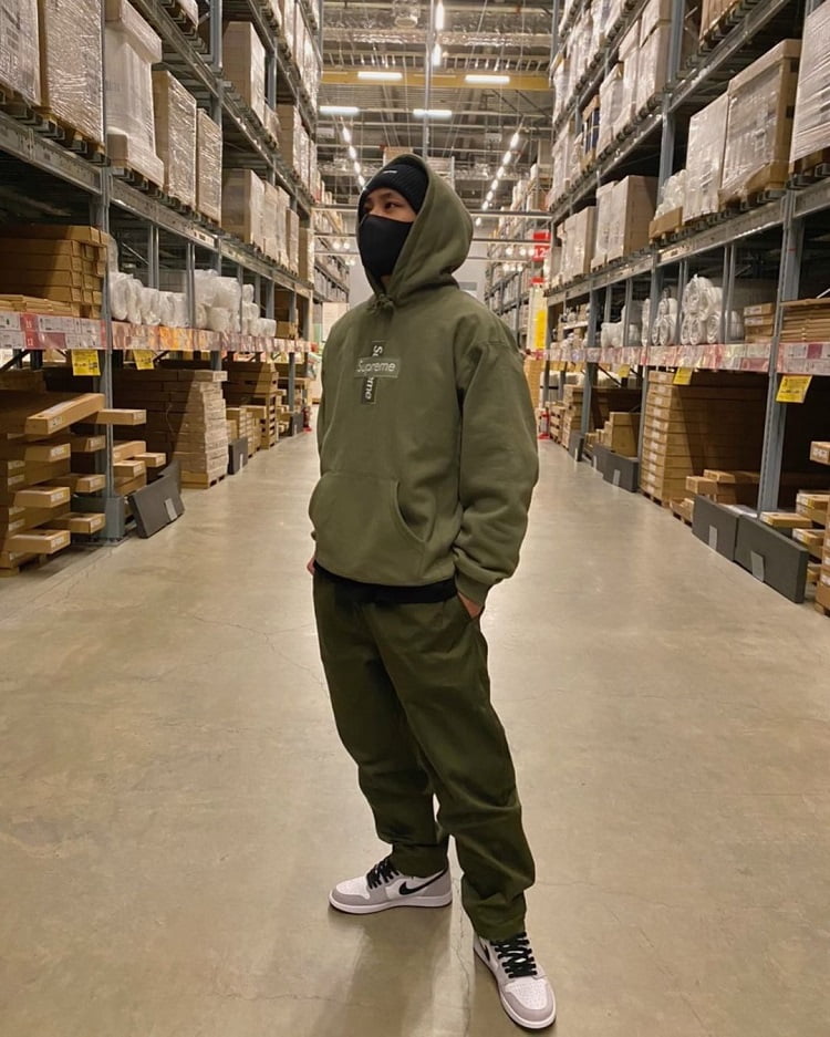 phối đồ giày nike air jordan với áo hoodie quần ống suông