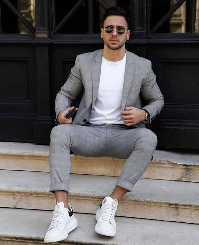 phối đồ giày mcqueen bộ suite lịch lãm