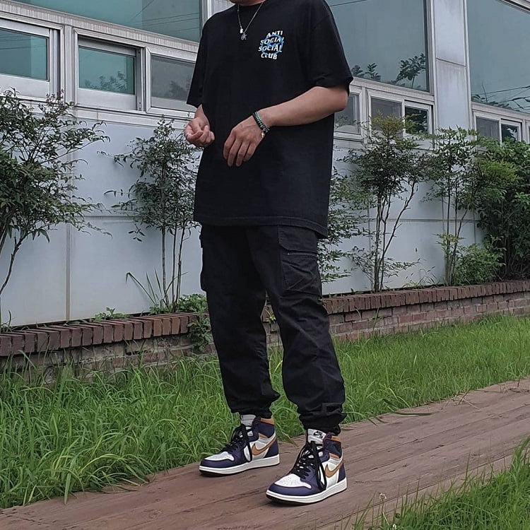 quần jogger nam phối với giày nike jordan cổ cao high