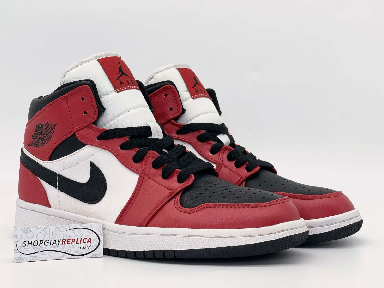Giày Nike Air Jordan 1 Mid Chicago Toe