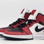 Nike Jordan 1 Mid Chicago Toe Rep11