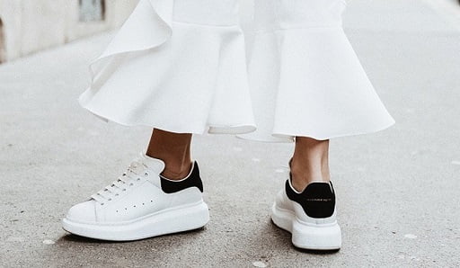 5 cách phối đồ với giày Alexander Mcqueen nữ đẳng cấp và sành điệu