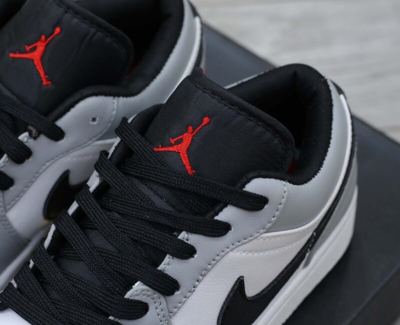 Air Jordan 1 light smoke grey cổ thấp