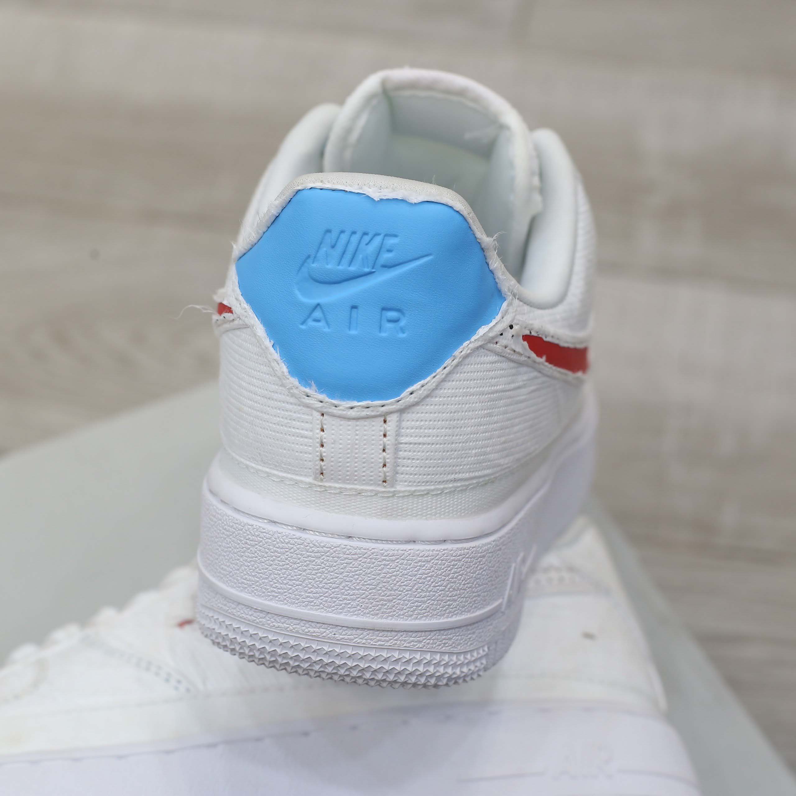 đế giày Nike Air Force 1 LX Tear Away Red Swoosh