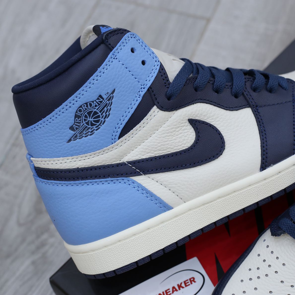 Nike Air Jordan 1 Obsidian Unc