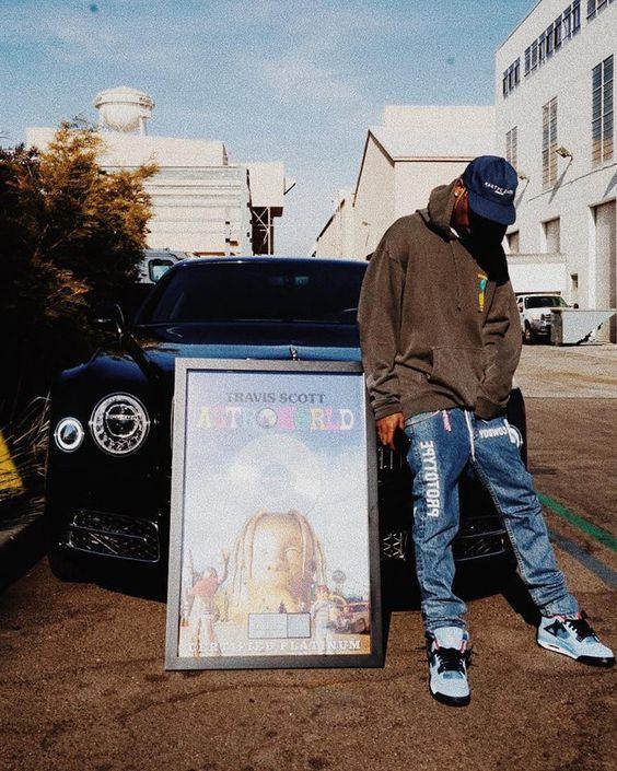 Phối đồ Air Jordan 4 với hoodie