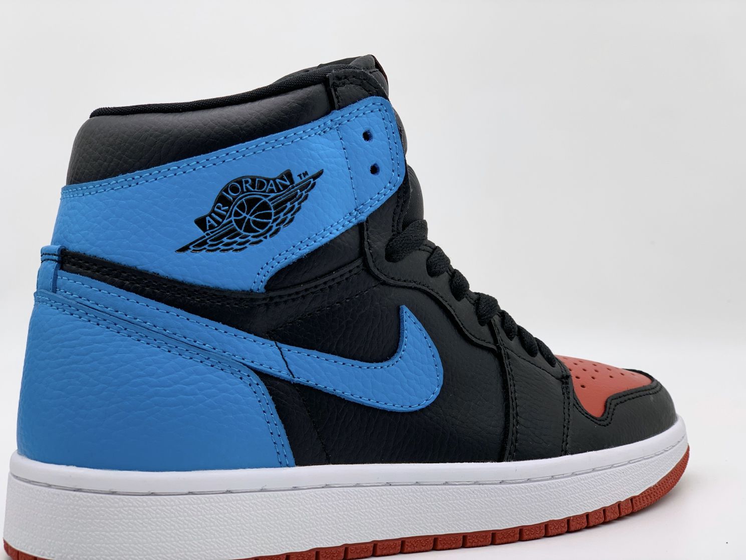 Jordan 1 Retro High UNC to Chi